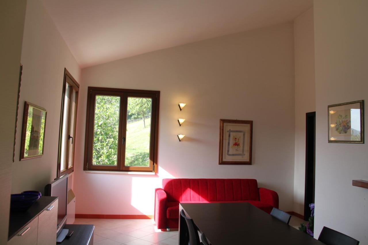 הוילה טרני Villino Con Piscina מראה חיצוני תמונה