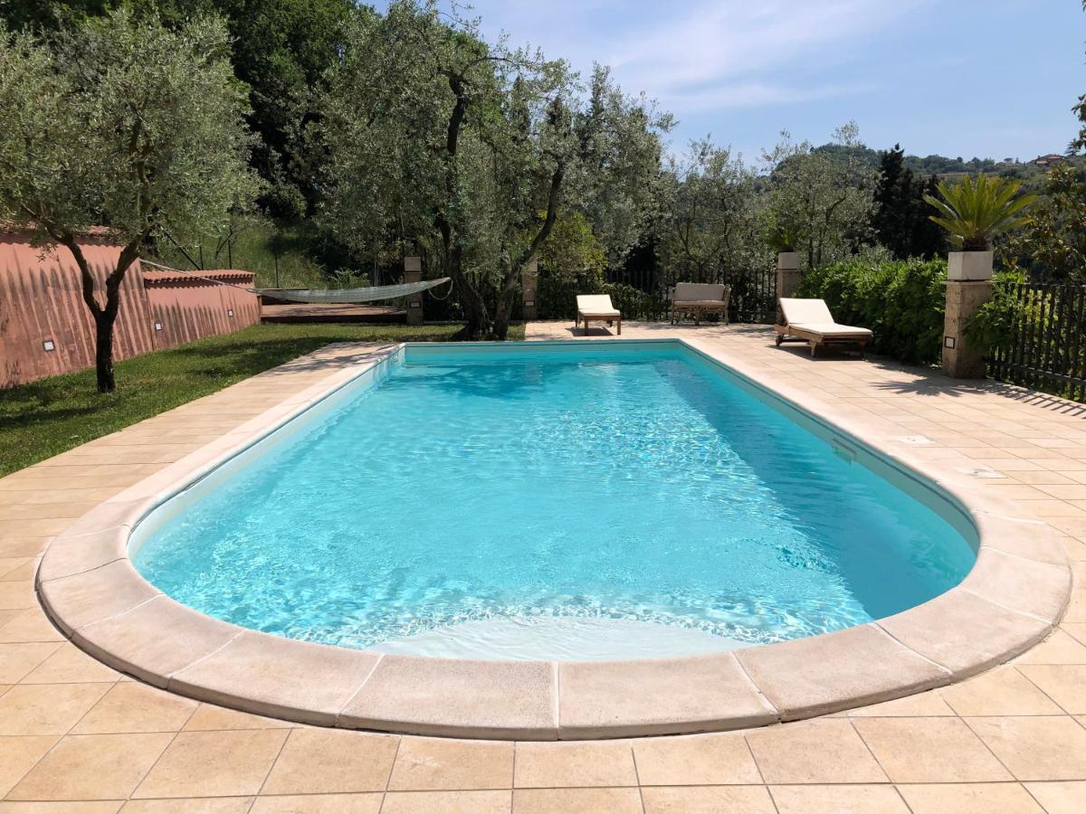 הוילה טרני Villino Con Piscina מראה חיצוני תמונה